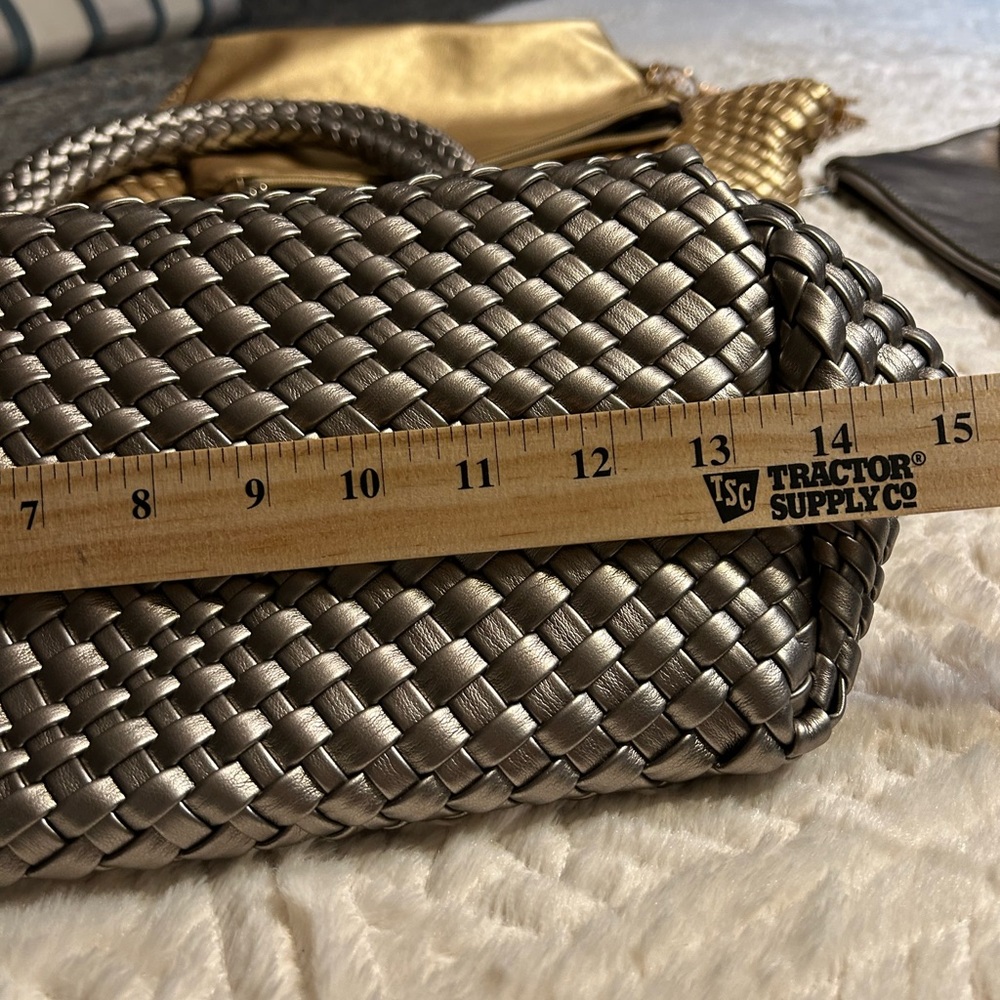 Woven Leather Bag. No scratches or stains. Rarely used. Measurements in photos. - Picture 8 of 15